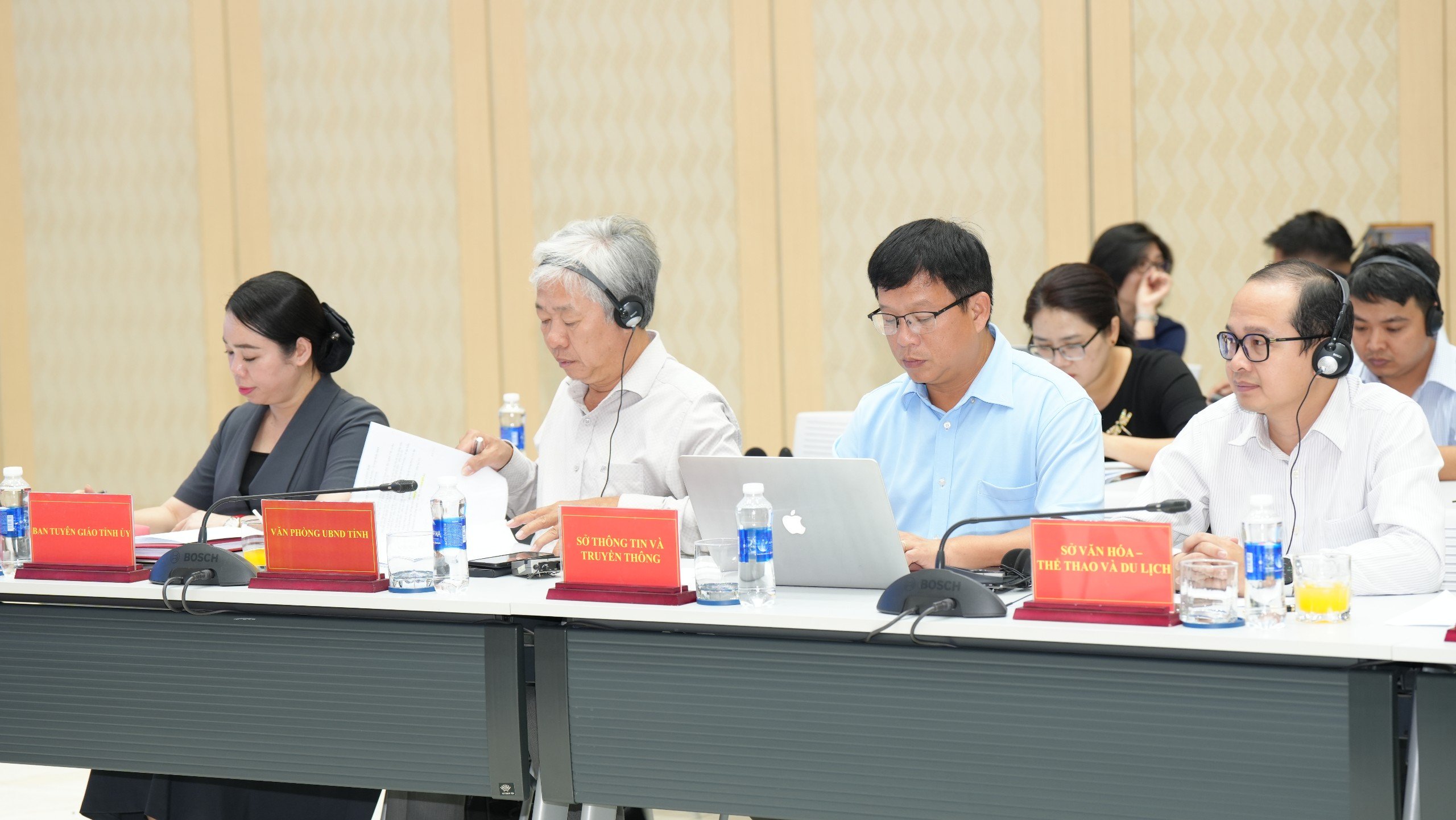 Đại diện lãnh đạo các sở, ban, ngành tỉnh Bình Dương tại buổi họp báo về sự kiện Diễn đàn Hợp tác kinh tế Horasis Trung Quốc 2024.